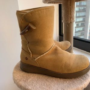 Columbia suede Boots gently used